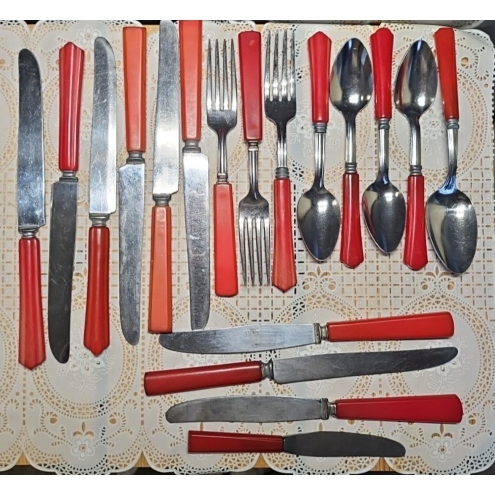 Vintage Mix Lot of Bakelite Stainless Steel 18 Pc Flatware